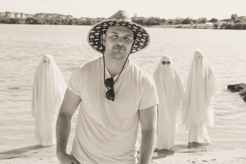 beachghosts 12 - Ghosts On The Beach