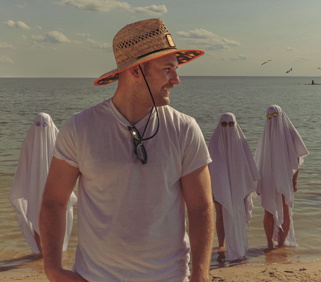 beachghosts 20 - Ghosts On The Beach