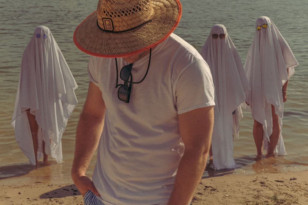 beachghosts 22 - Ghosts On The Beach