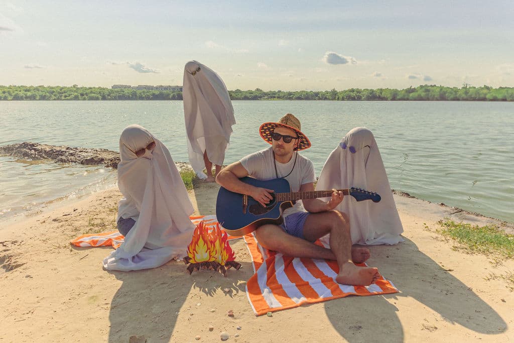 beachghosts 36 - Ghosts On The Beach